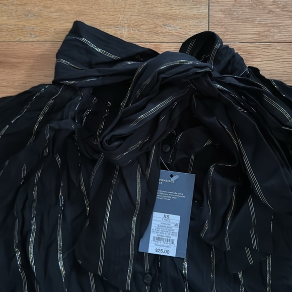 NWT Universal Thread | Women's Size S | Black Striped Tie Neck Long Sleeve Top - Picture 3 of 5